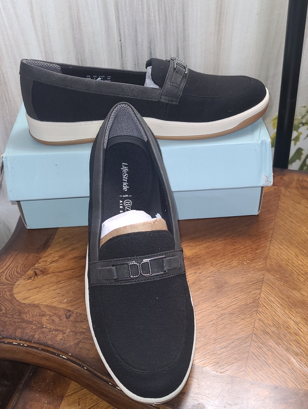 New in box! Life Stride Daydream Women 10 Black Slip On Ultra Lightweight Loafer